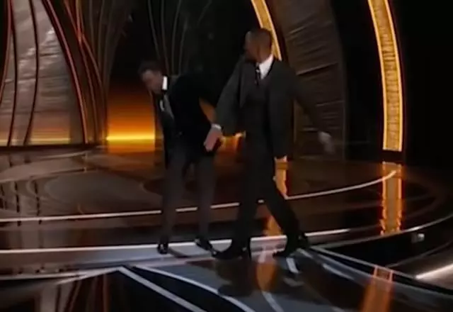Will Smith dá tapa em Chris Rock no Oscar 2022 (Reprodução/Twitter)
