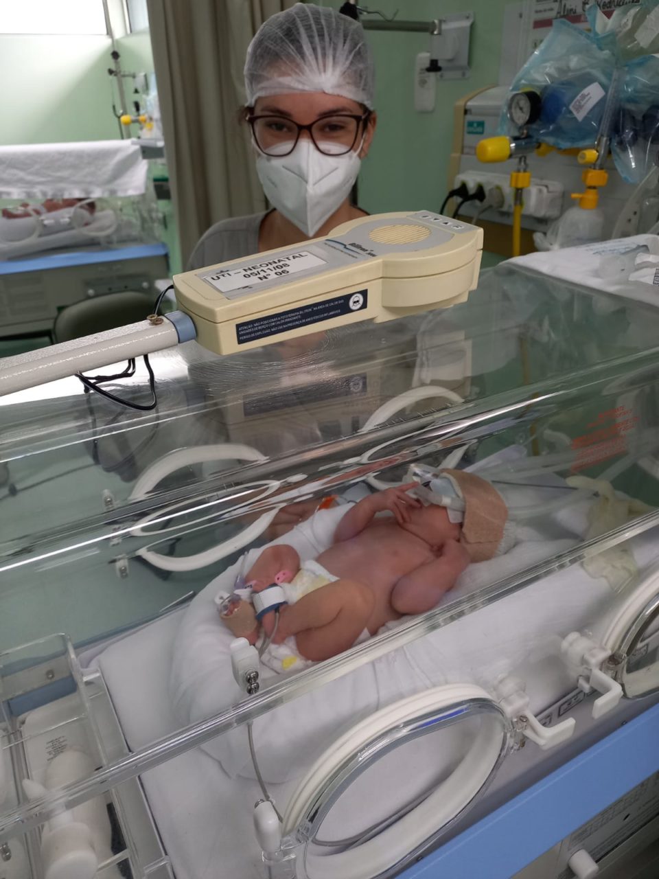 Bebê é batizada dentro de UTI Neonatal catarinense