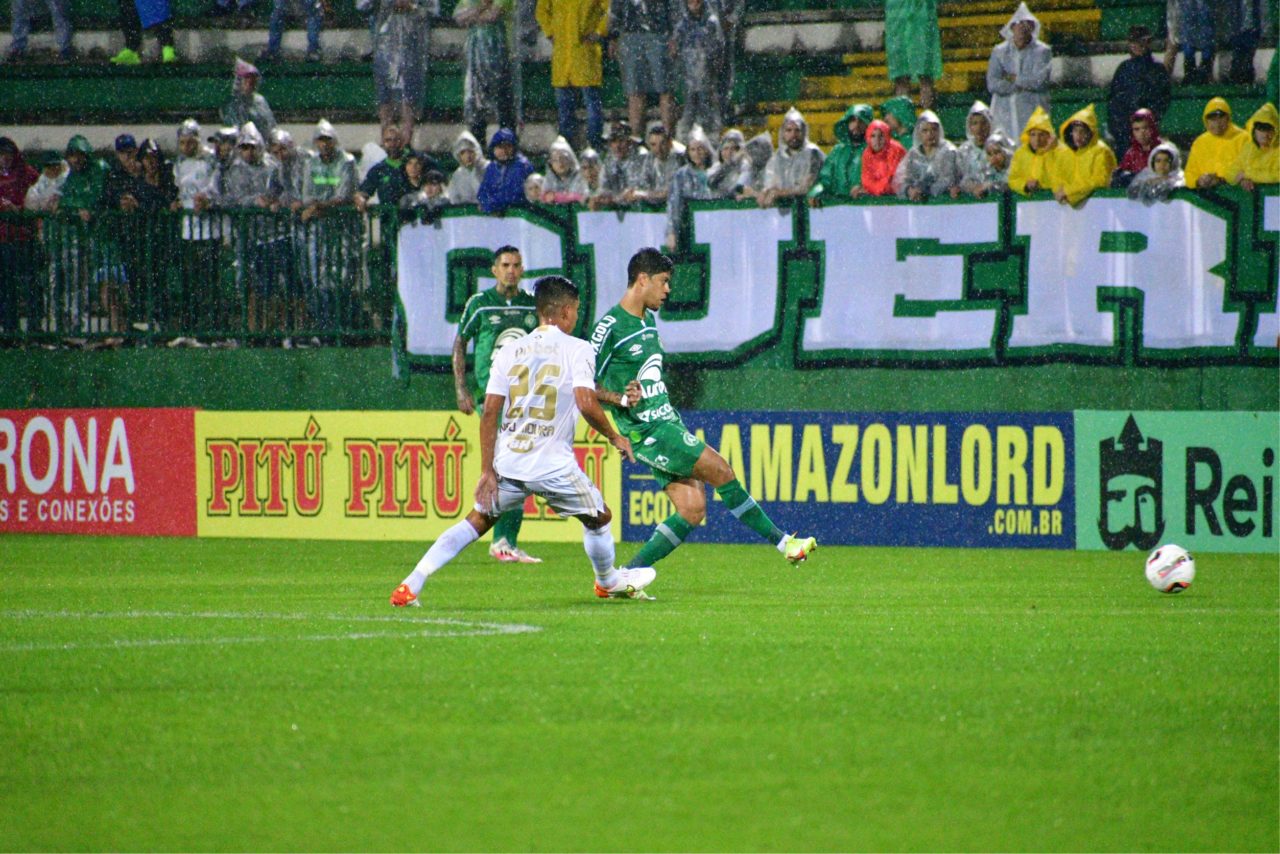 Chape perde em casa para o Cruzeiro