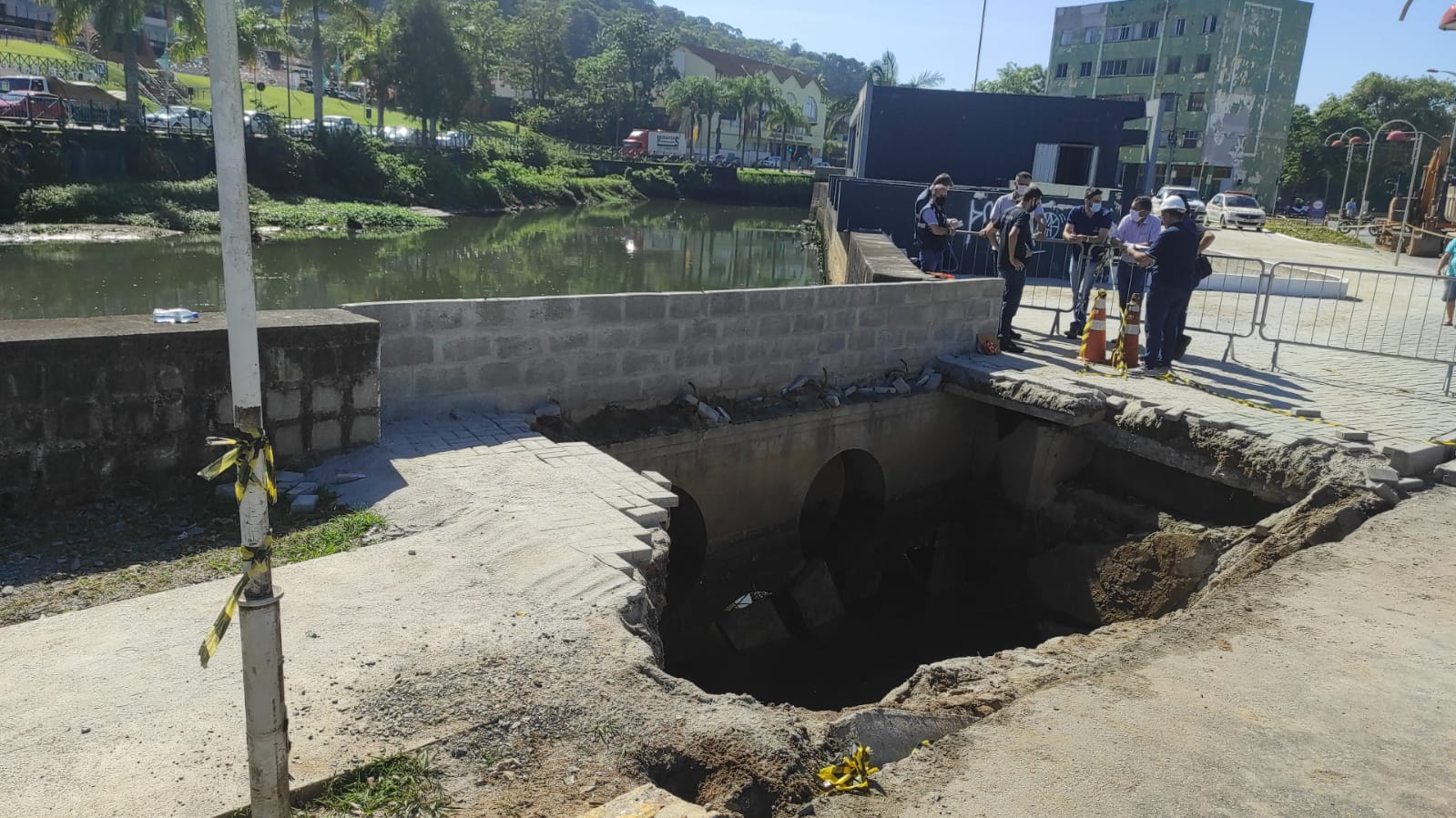 Prazo para pedido de indenização é prorrogado aos atingidos por queda da calçada em Joinville. Foto: Cleber Marino | SCC SBT