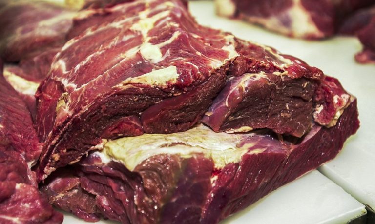 Empresas planejam doar 2 milhões de quilos de carne para o RS