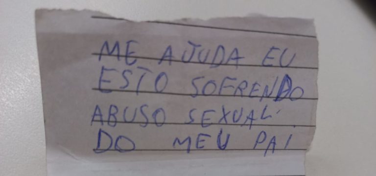 Menina de 10 anos escreve bilhete para denunciar padrasto em SC 'estou sofrendo abuso sexual'