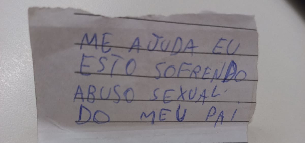 Menina de 10 anos escreve bilhete para denunciar padrasto em SC: ‘estou sofrendo abuso sexual’