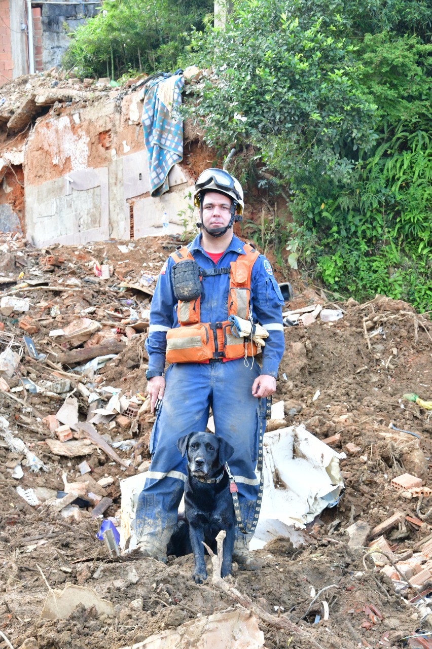 Militares e cães de SC irão atuar nas buscas por desaparecidos em Pernambuco