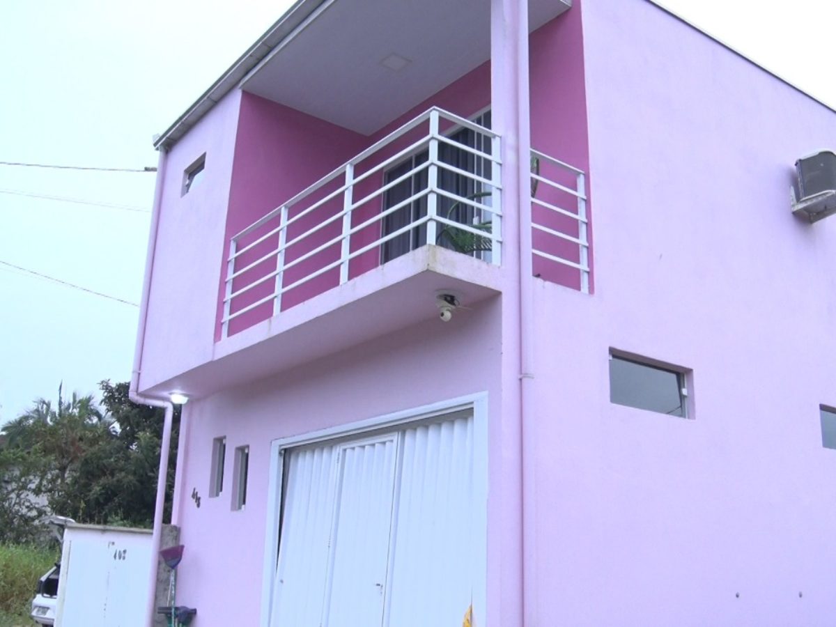 Fotos muestran el interior de la casa donde una niña de siete años fue  asesinada por su padrastro