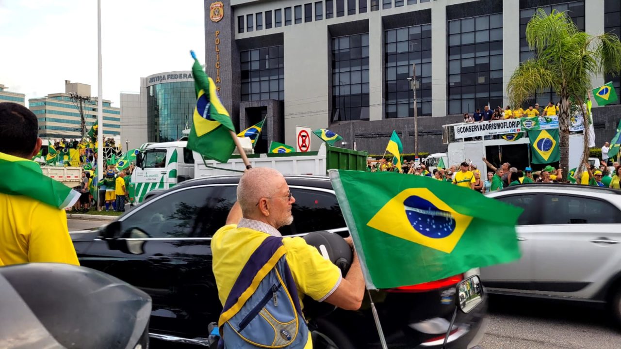 manifestação pró-bolsonaro em FLorianópolis no dia do trabalhador (1)