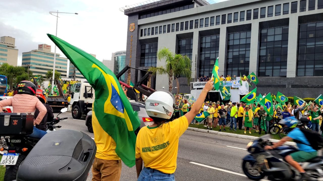 manifestação pró-bolsonaro em FLorianópolis no dia do trabalhador (1)