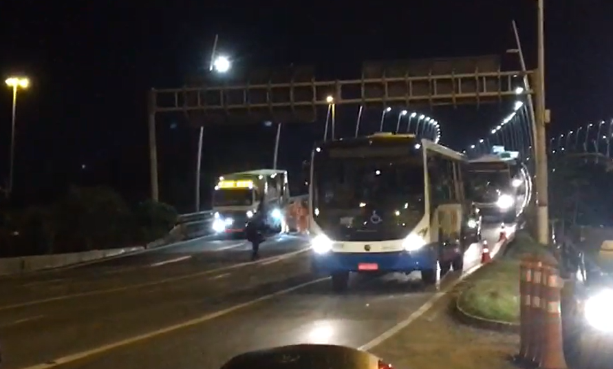 Alerta: trânsito com retenção na ponte Pedro Ivo Campos em Florianópolis