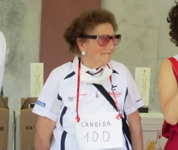 Candida Uderzo não esconde a idade, e se orgulha da vida que leva aos 100 anos | Reprodução/redes sociais