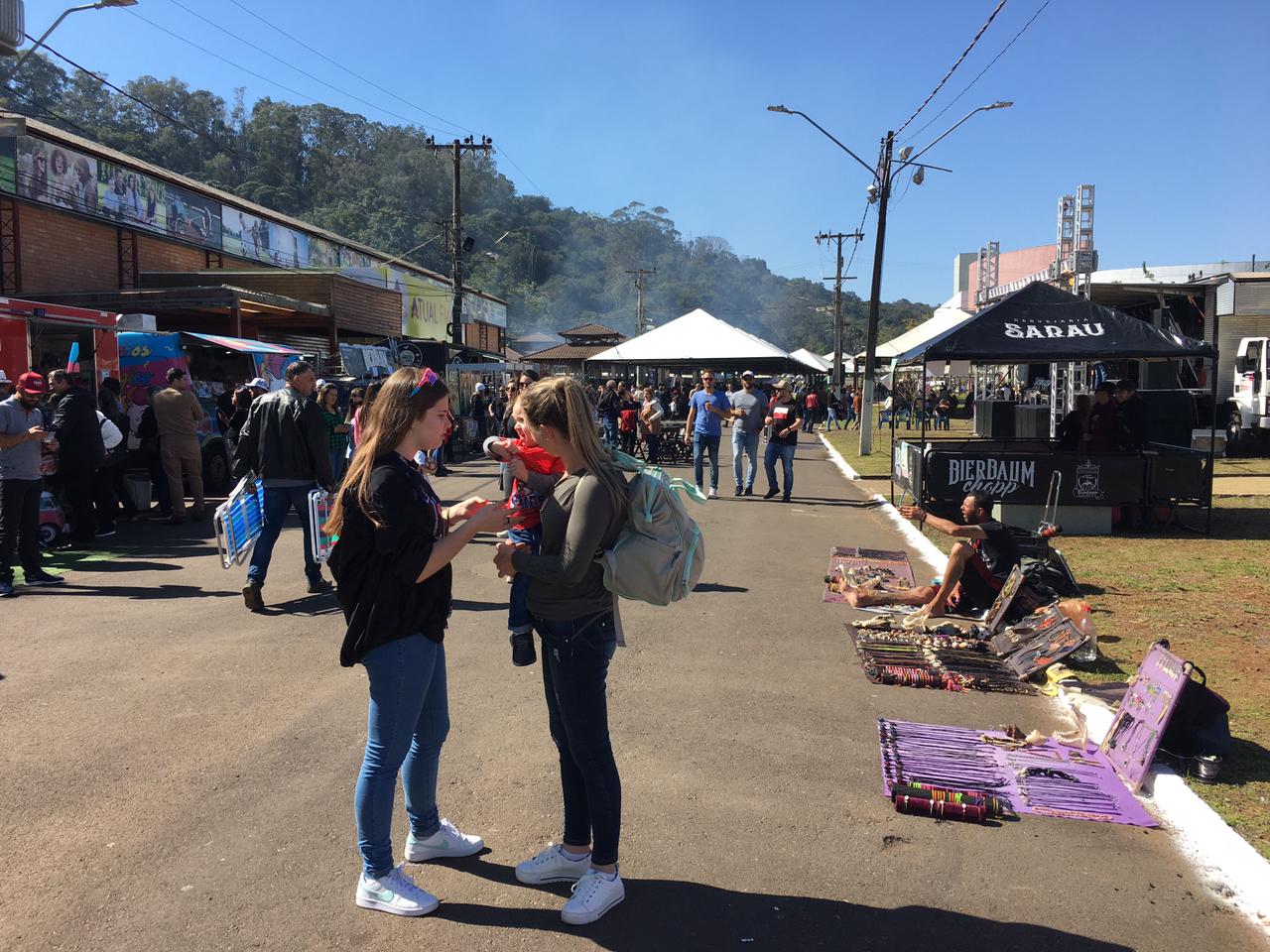 Festa Nacional do Leitão Assado reúne 15 mil pessoas em Concórdia