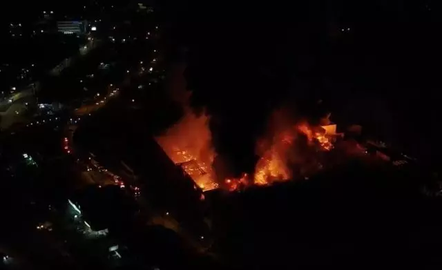 Imagens de drone mostram tamanho do incêndio em empresas de Blumenau