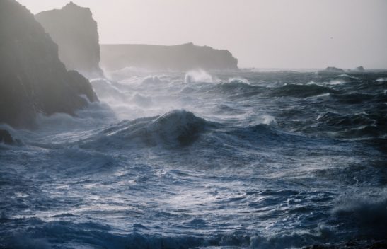 Litoral de SC tem alerta para vento forte e mar agitado na sexta-feira