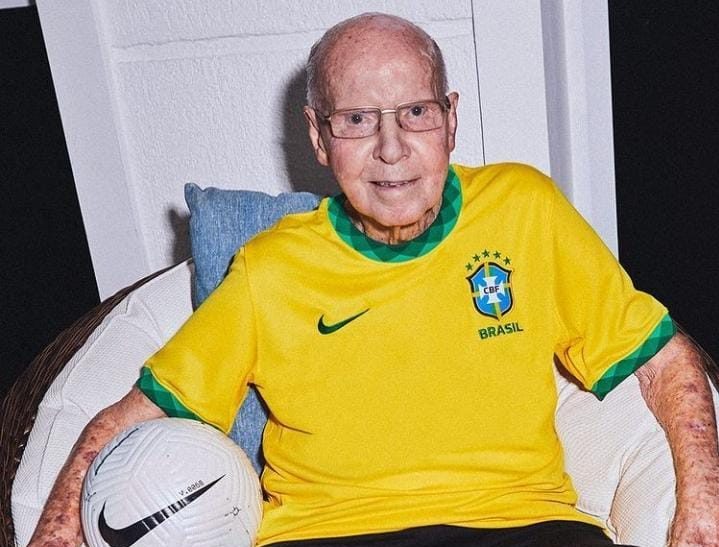 Zagallo melhora e terá alta hospitalar até sábado. Foto: Reprodução/Instagram 