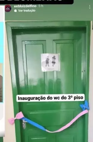 Escola informou que a placa foi readequada | Foto: Reprodução