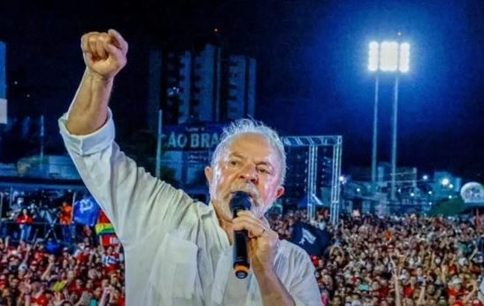 Em visita esvaziada ao Piauí, Lula comete infração eleitoral