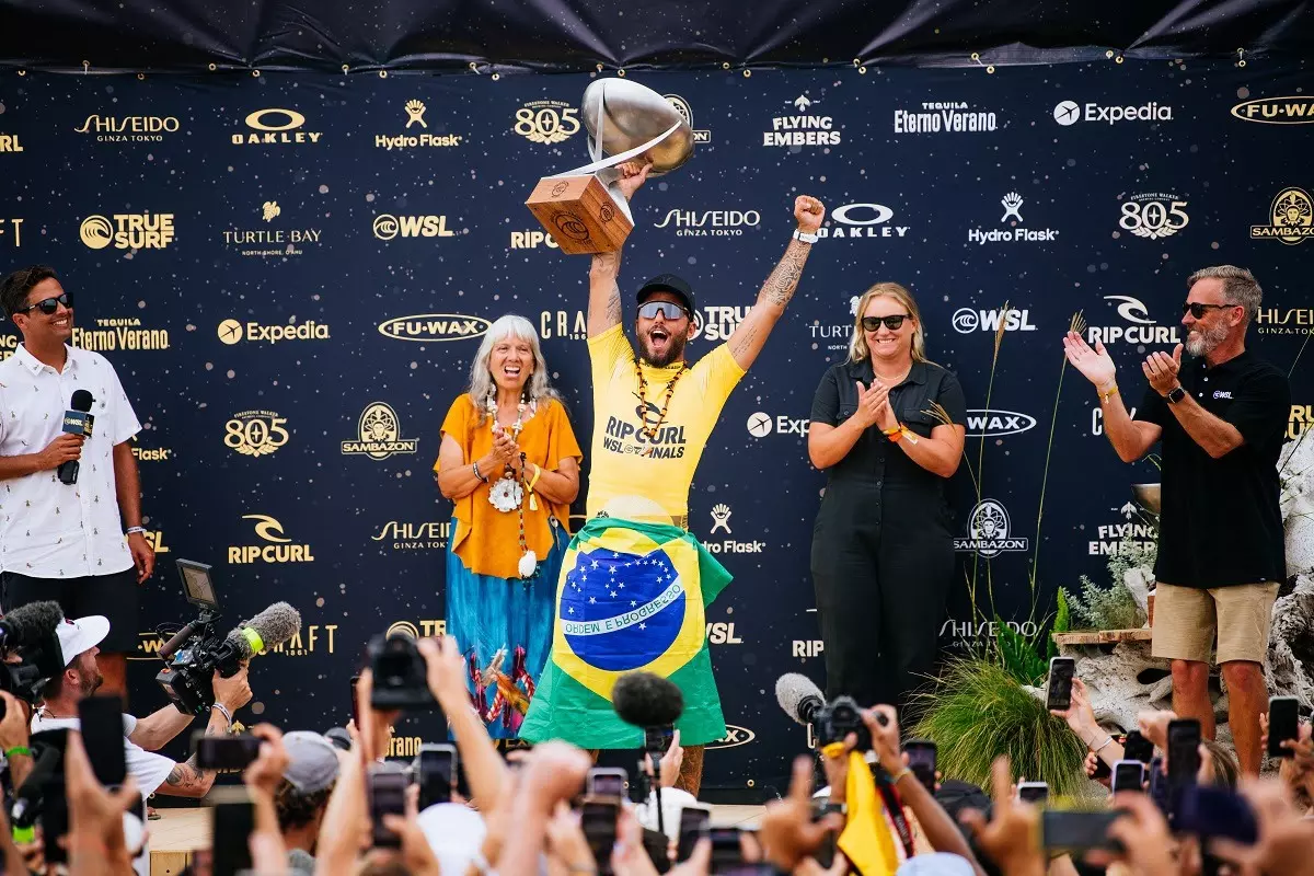 Este é o primeiro título mundial do brasileiro | Foto: Thiago Diz/World Surf League