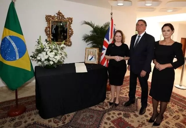 No domingo (11), Bolsonaro confirmou que viajará para Londres para acompanhar o funeral da rainha Elizabeth II | Reprodução/ Governo Federal

