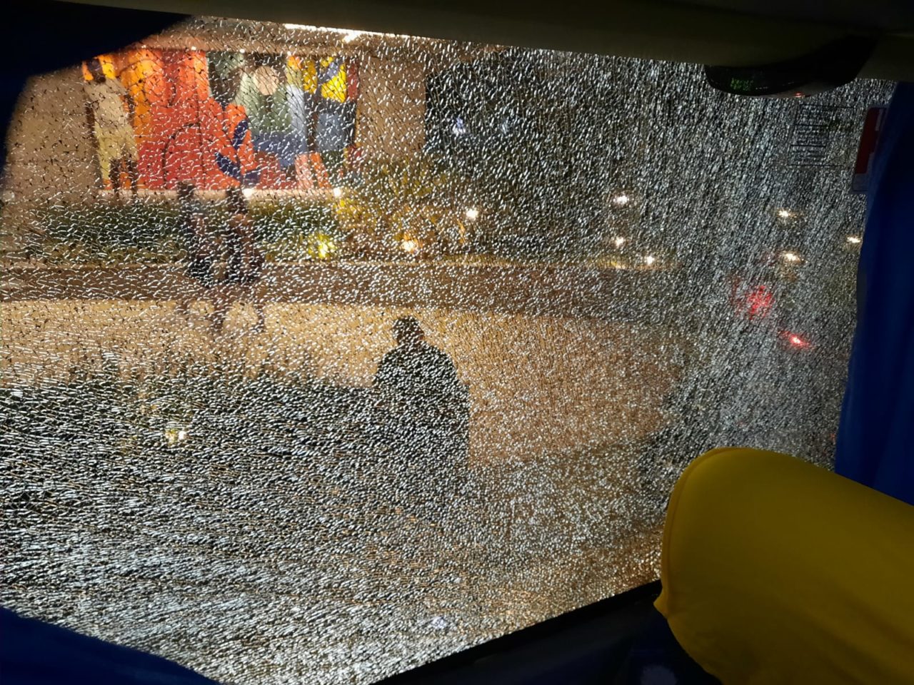 Ônibus do Figueirense é apedrejado na saída de Estádio do Cazuru