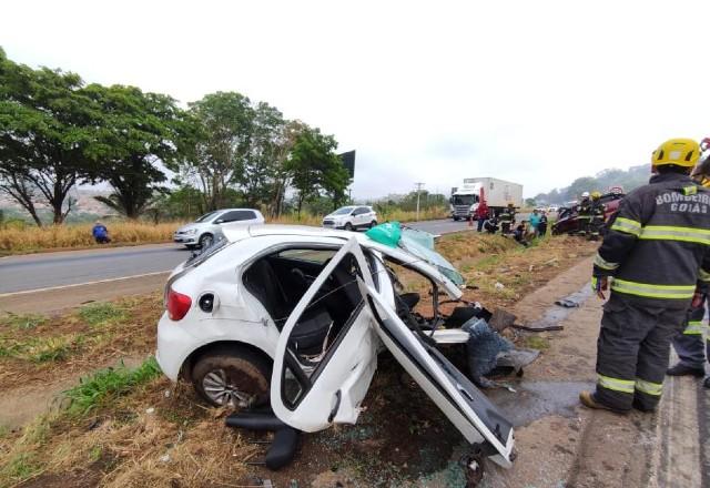 Segundo a Polícia Rodoviária Federal, a colisão foi registrada na manhã deste sábado (24) | Foto:  Reprodução

