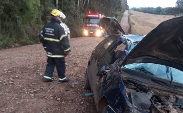 Mulher morre em capotamento no interior de Videira