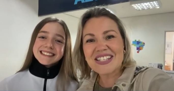 Ginasta Andrielli e sua treinadora | Reprodução: SCC Meio-Dia