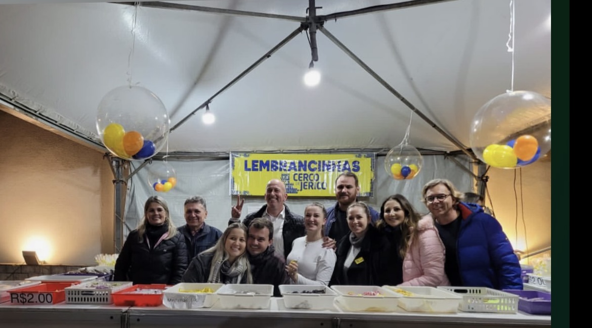 Equipe Boa Mãe, um dos grupos de voluntários que vem recebendo o público com alegria, fé e simpatia no Cerco de Jericó durante toda essa semana na Catedral São José