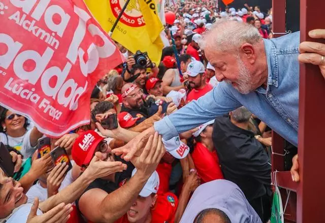 Macron disse que vitória de Lula nas urnas “dá início a um novo capítulo da história do Brasil” | Foto: Ricardo Stuckert / Divulgação

