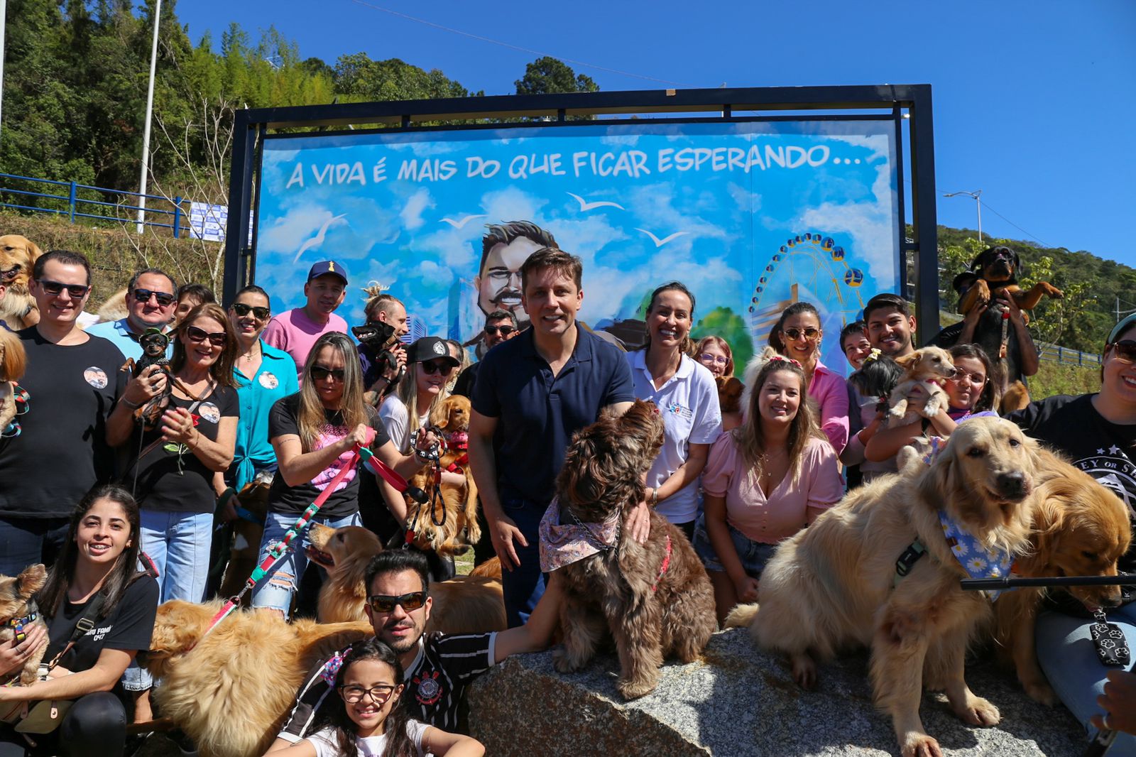 Memorial em homenagem a Jesse e Shurastey é inaugurado em Balneário Camboriú (3)