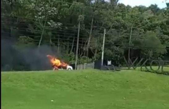 VÍDEO Cilindro de GNV explode e carro pega fogo na SC-401 em Florianópolis