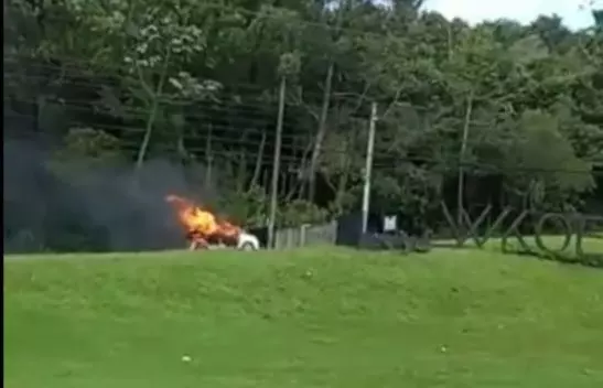 VÍDEO Cilindro de GNV explode e carro pega fogo na SC-401 em Florianópolis