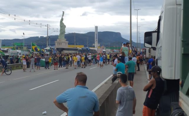 Bloqueios do trânsito afetam serviços em Palhoça; veja quais