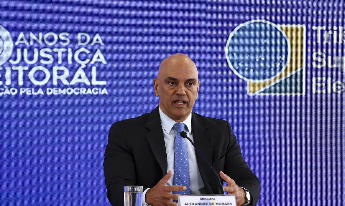 O presidente do Tribunal Superior Eleitoral, Alexandre de Moraes, durante coletiva de imprensa no Centro de Divulgação das Eleições | Foto: Agência Brasil/reprodução