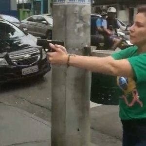 Caso de perseguição armada é incluso em pedido de extradição de Carla Zambelli. - Foto: Redes Sociais/Reprodução 