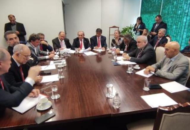 Reunião no Senado para discutir a transição de governo | Divulgação/Assessoria do senador Jean Paul Prates

