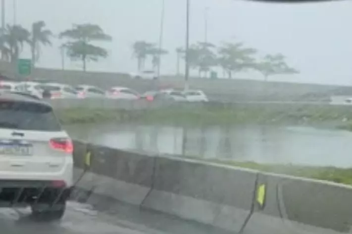 Saída da ponte está com trânsito lento neste sábado (26) | Foto: divulgação/Ricardo Pastrana