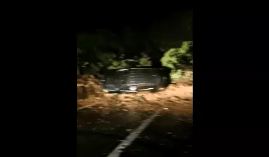 Deslizamento ocorreu na noite de segunda-feira (28) | Foto: Reprodução