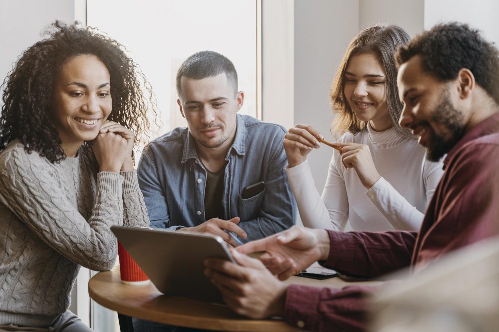 Como Liderar Equipes com Eficiência. Foto: Menvie, Divulgação 