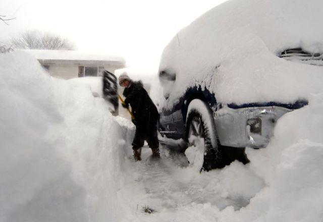 Neve, com efeito de lago, já chega a mais de 1,80 de altura e atinge principalmente o oeste do estado | Reprodução/Twitter