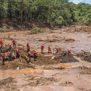 A barragem em Brumadinho rompeu em janeiro de 2019; tragédia deixou 267 mortos e três desaparecidos | Fotos Públicas/Ricardo Stuckert, via SBT News

