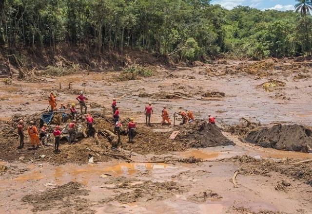 A barragem em Brumadinho rompeu em janeiro de 2019; tragédia deixou 267 mortos e três desaparecidos | Fotos Públicas/Ricardo Stuckert, via SBT News

