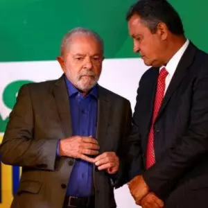 O presidente eleito, Luiz Inácio Lula da Silva, e o futuro ministro da Casa Civil, Rui Costa | Marcelo Camargo/Agência Brasil