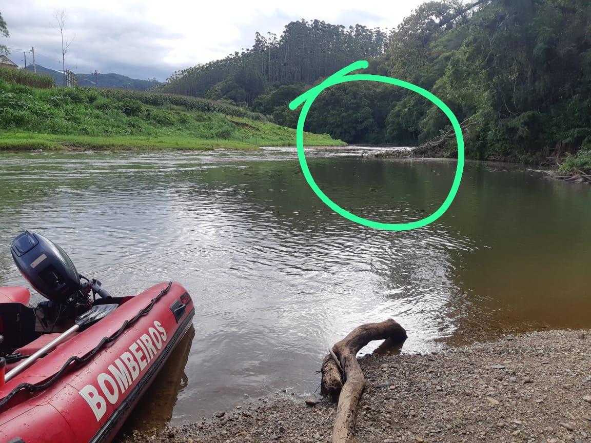 Corpo de idosa de 80 anos é encontrado boiando em rio no Vale do Itajaí. Foto: CBMSC, Divulgação 