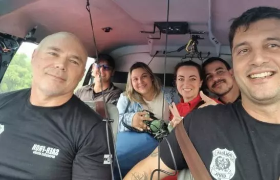 Jovem presa em bloqueio da BR-101 recebe carona de helicóptero para fazer transplante