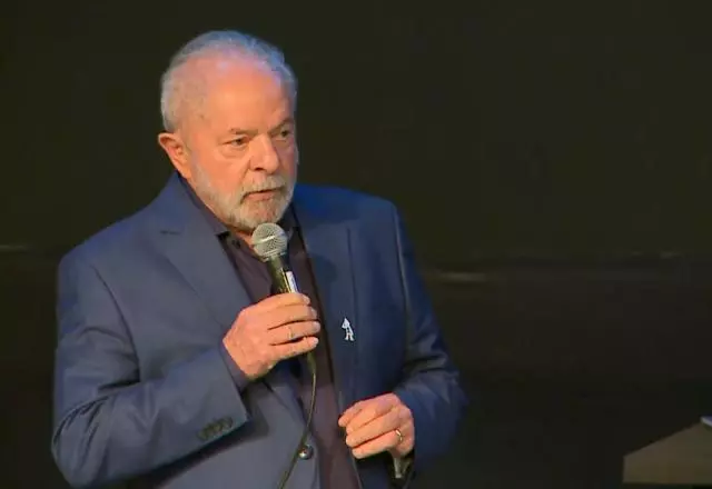 O presidente eleito, Luiz Inácio Lula da Silva, participou do encerramento de trabalhos do grupo de transição em Brasília | SBT News