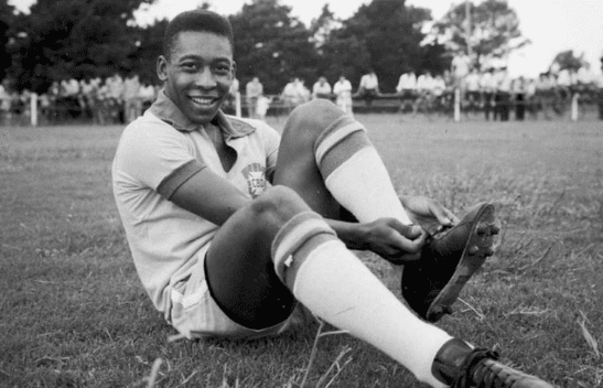 Santos de Pelé pausou guerra na África; relembre história