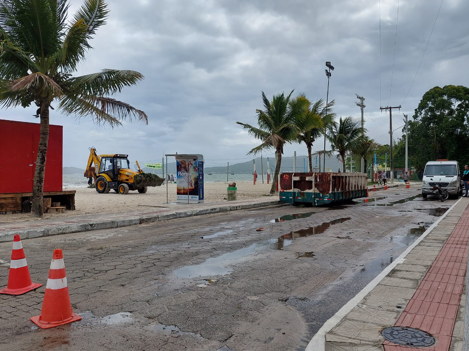 Rio do Brás, que estava represado por poluição, rompe após chuvas (3)