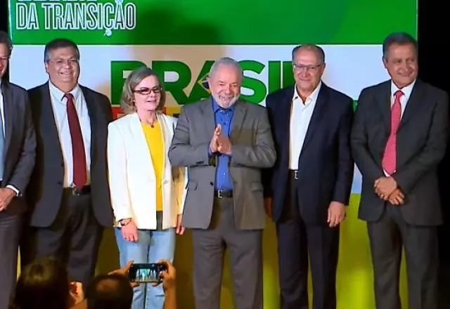 Em Brasília, Lula anunciou cinco ministros para a Esplanada no próximo governo | SBT

