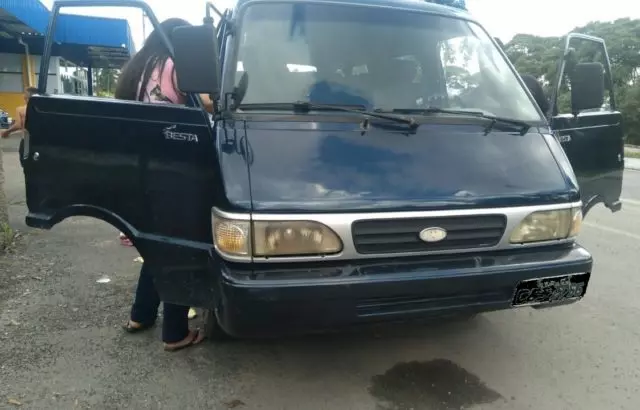 Van com 10 lugares é flagrada transportando 24 pessoas na BR-280 em Rio Negrinho no Norte de SC (2)