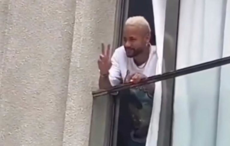 "Não dá, pô": Torcedora pede que Neymar jogue no Corinthians e craque responde
