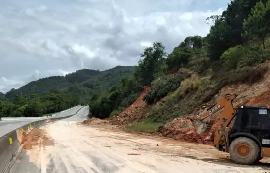 Trânsito no Morro dos Cavalos é liberado